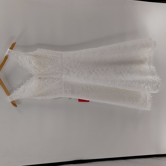 JJs House Dresses & Skirts - JJs House White V-neck Lace Midi Length Lace Overlay Sleeveless Wedding Dress